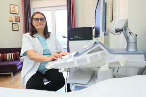 Dr Lorena Turculeț explică diferențele esențiale dintre laser și PRP în regenerarea mucoasei vaginale pentru rezultate optime